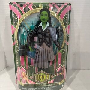 Wicked Elphaba Doll With Books & Bag ERROR MISPRINT Mattel SEALED RARE In Hand